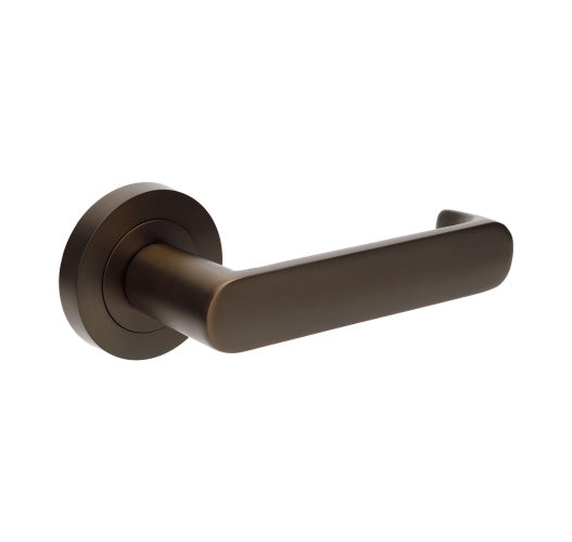 Duke Return Lever Handle on Rose | Zanda
