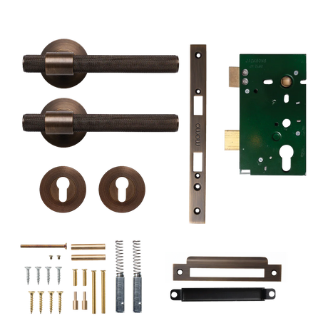 MomoBelgraviaSolidBrassKnurledLeverEntranceSetInBronze