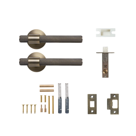 MomoBelgraviaSolidBrassKnurledTubularLatchPassageLeverSetInDarkBrushedBrass